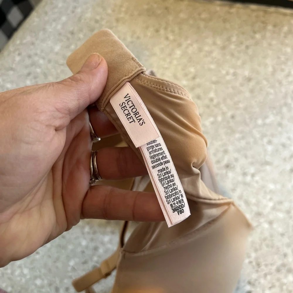 Victoria Secret 36DDD Seamless Tan Bra